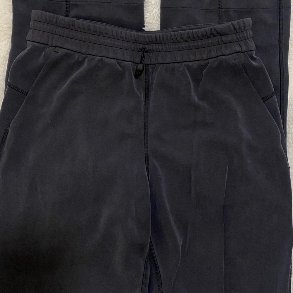Women’s Lululemon black softstreme pants